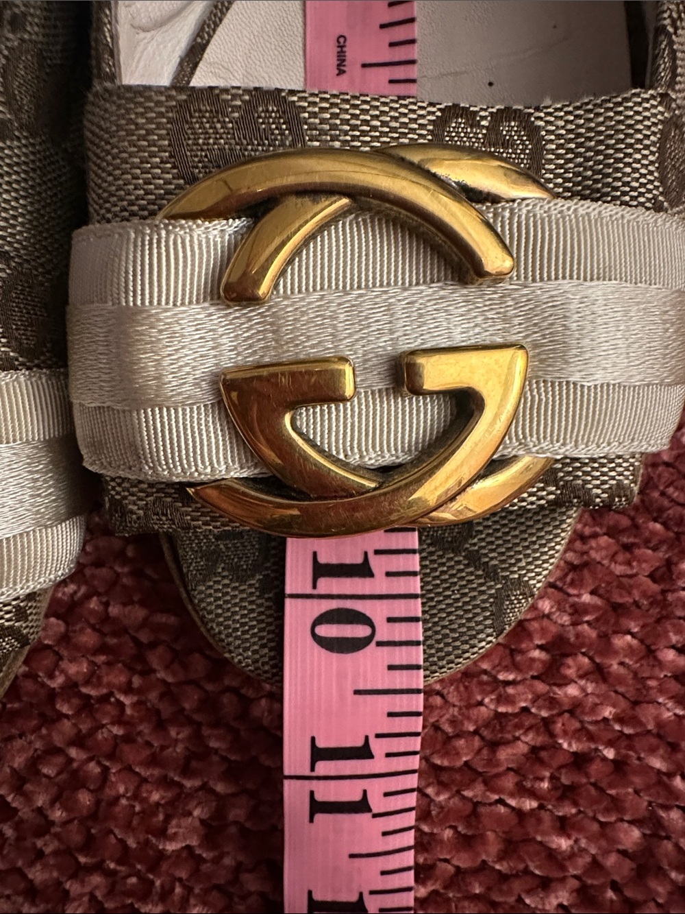 Authentic Gucci GG Canvas Interlocking G Open Toe Flats - Picture 6 of 9